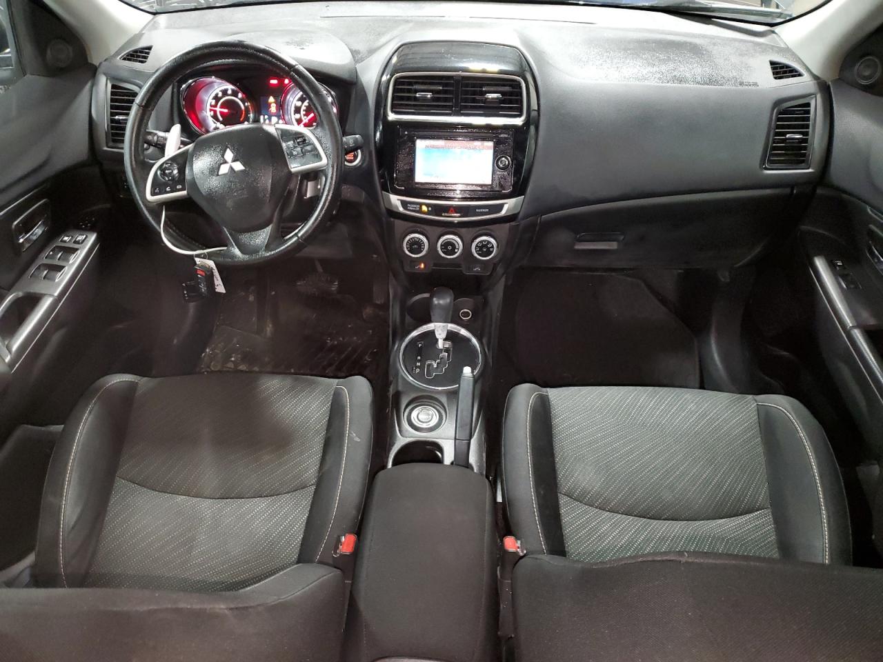 2015 Mitsubishi Outlander - Image 8