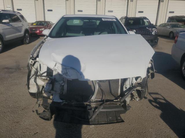 Sedans CHEVROLET IMPALA 2014 Biały