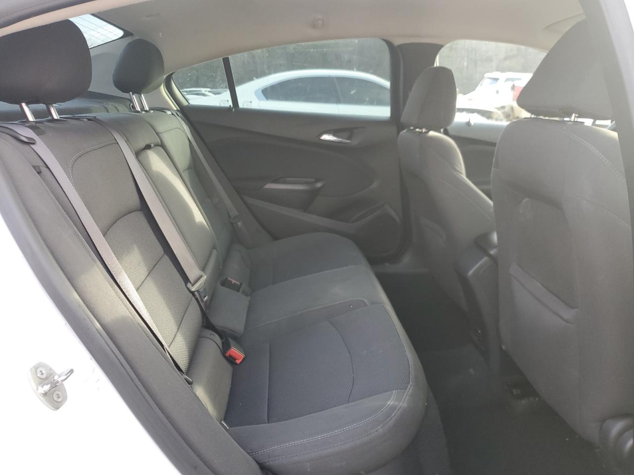 2017 Chevrolet Cruze - Image 11