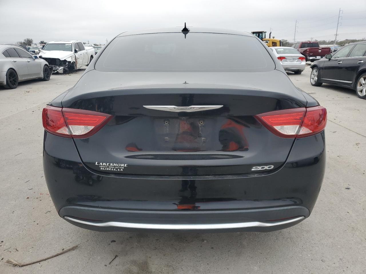 2017 Chrysler 200 - Image 6