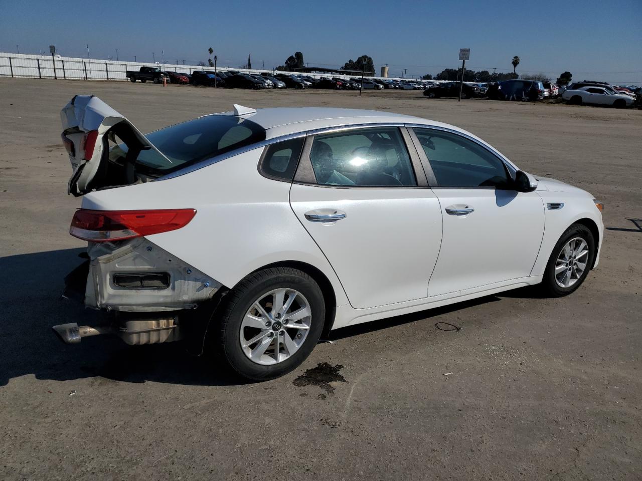 2016 Kia Optima - Image 3