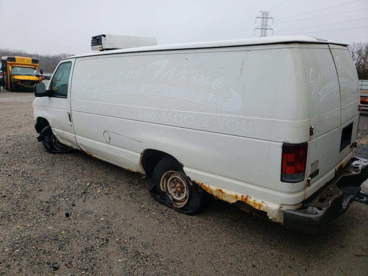 2005 Ford Econoline - Image 2