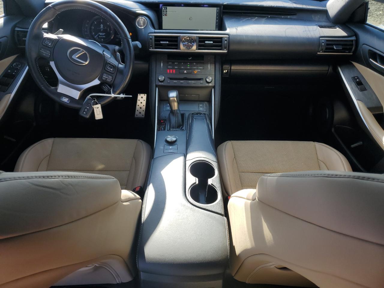 2020 Lexus IS - Image 8