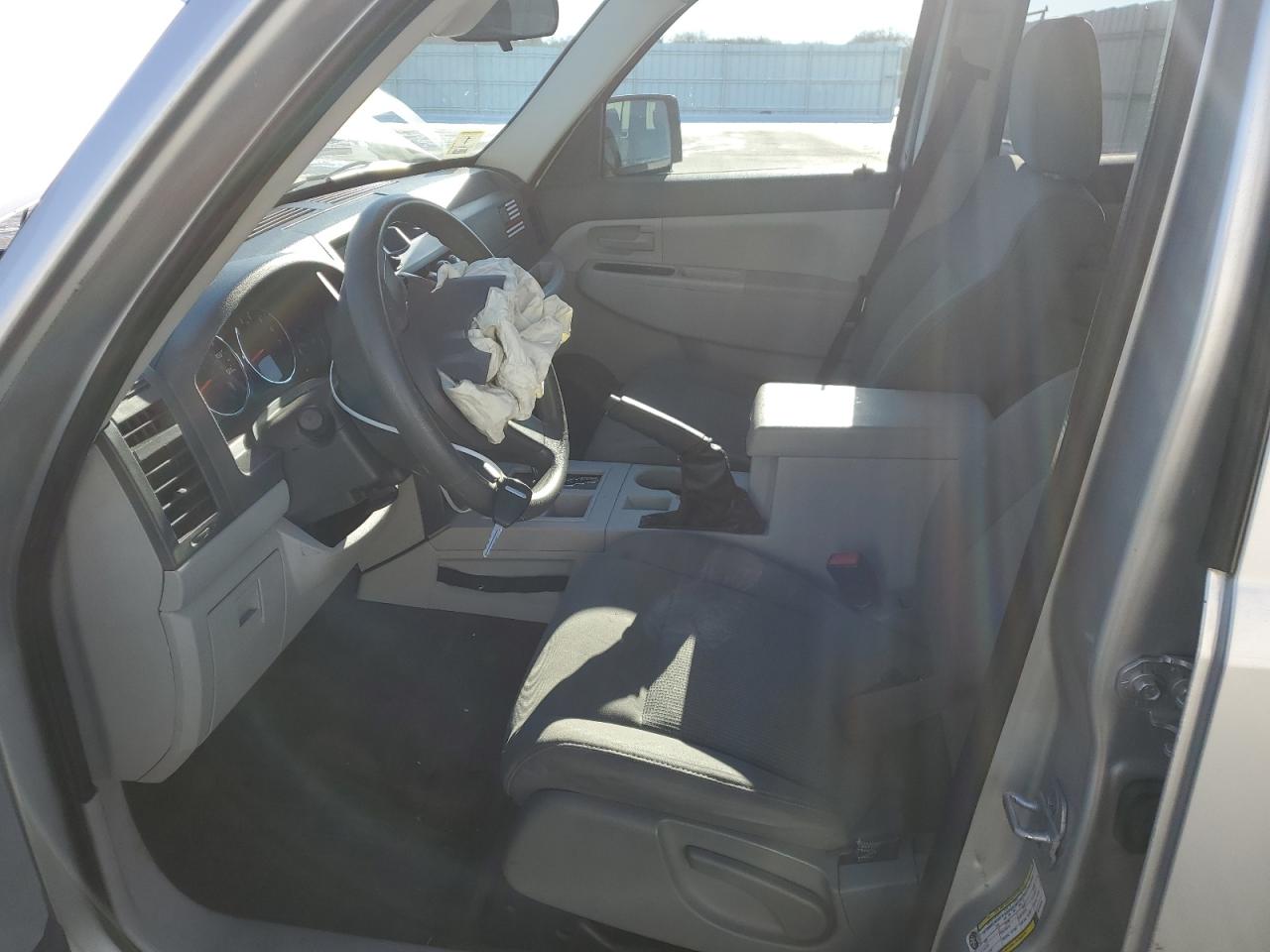 2008 Jeep Liberty (North America) - Image 7