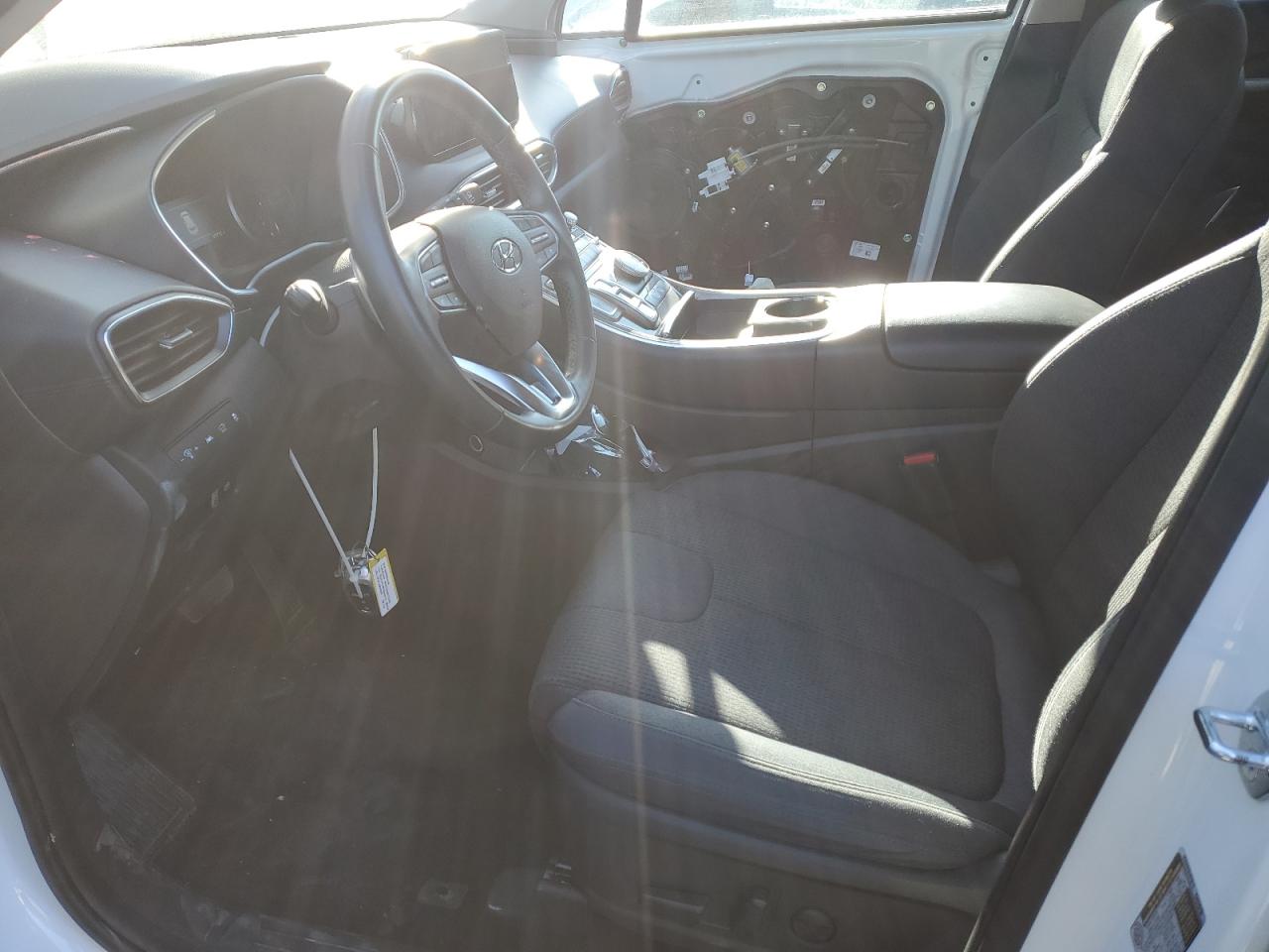 2023 Hyundai Santa Fe - Image 7