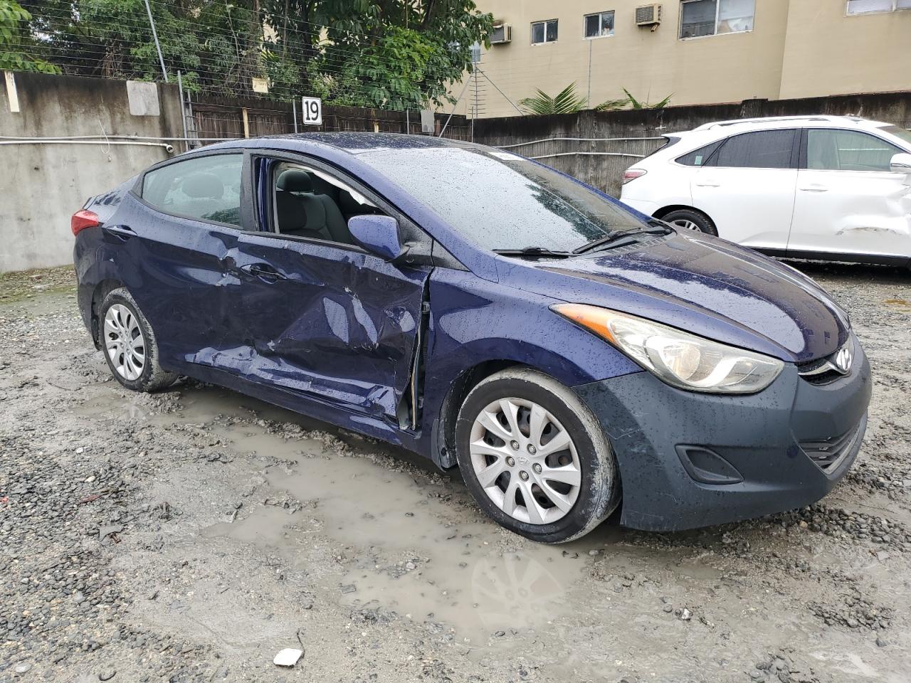2013 Hyundai Elantra - Image 4