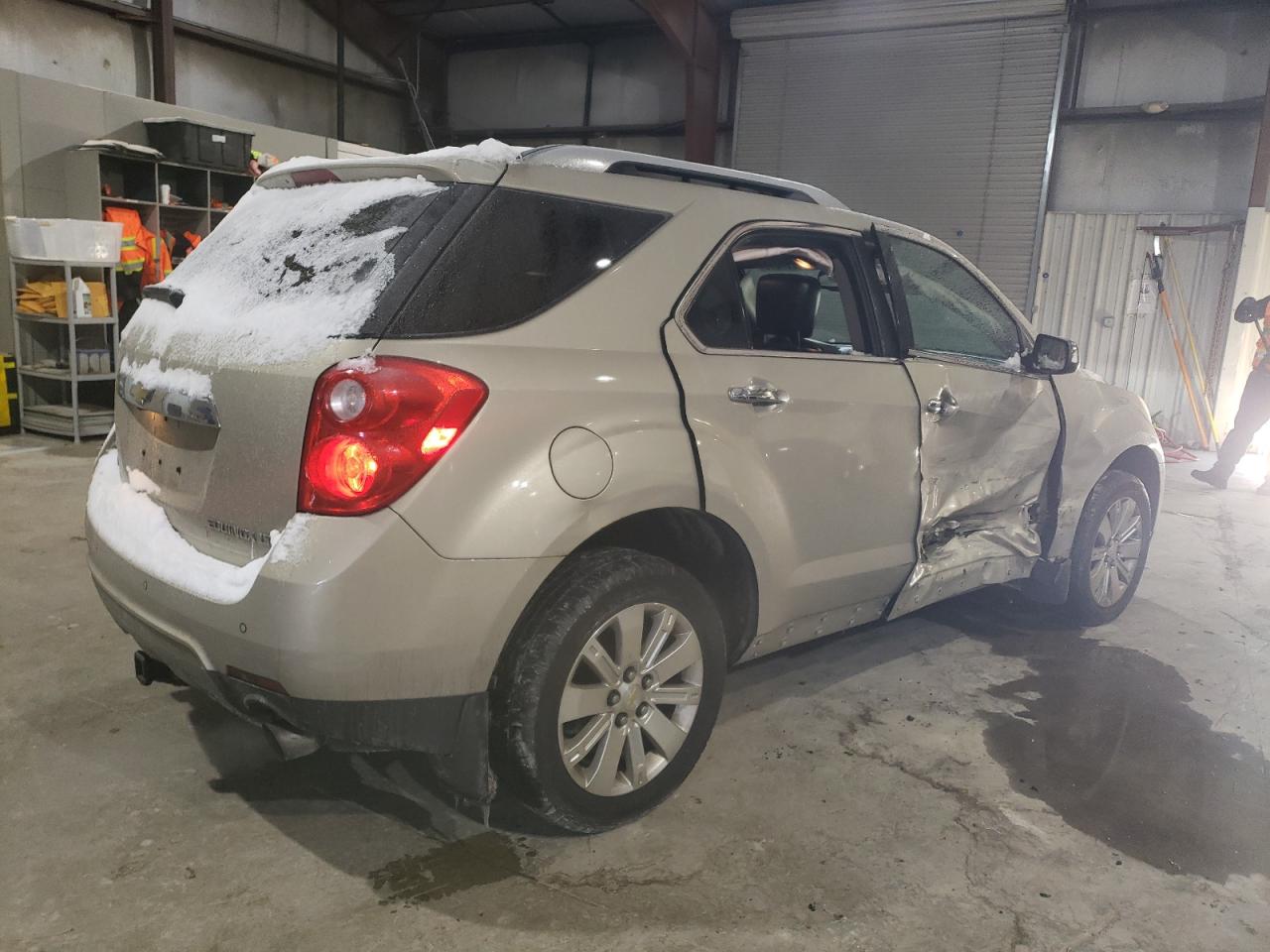 2011 Chevrolet Equinox - Image 3