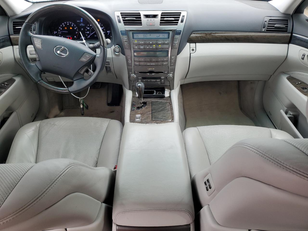 2007 Lexus LS - Image 8