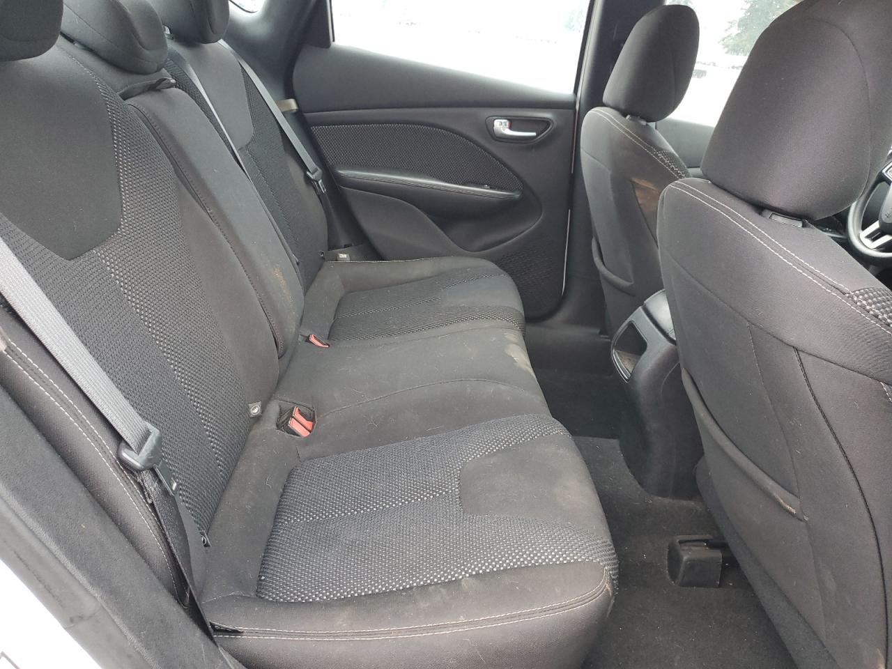 2016 Dodge Dart - Image 10
