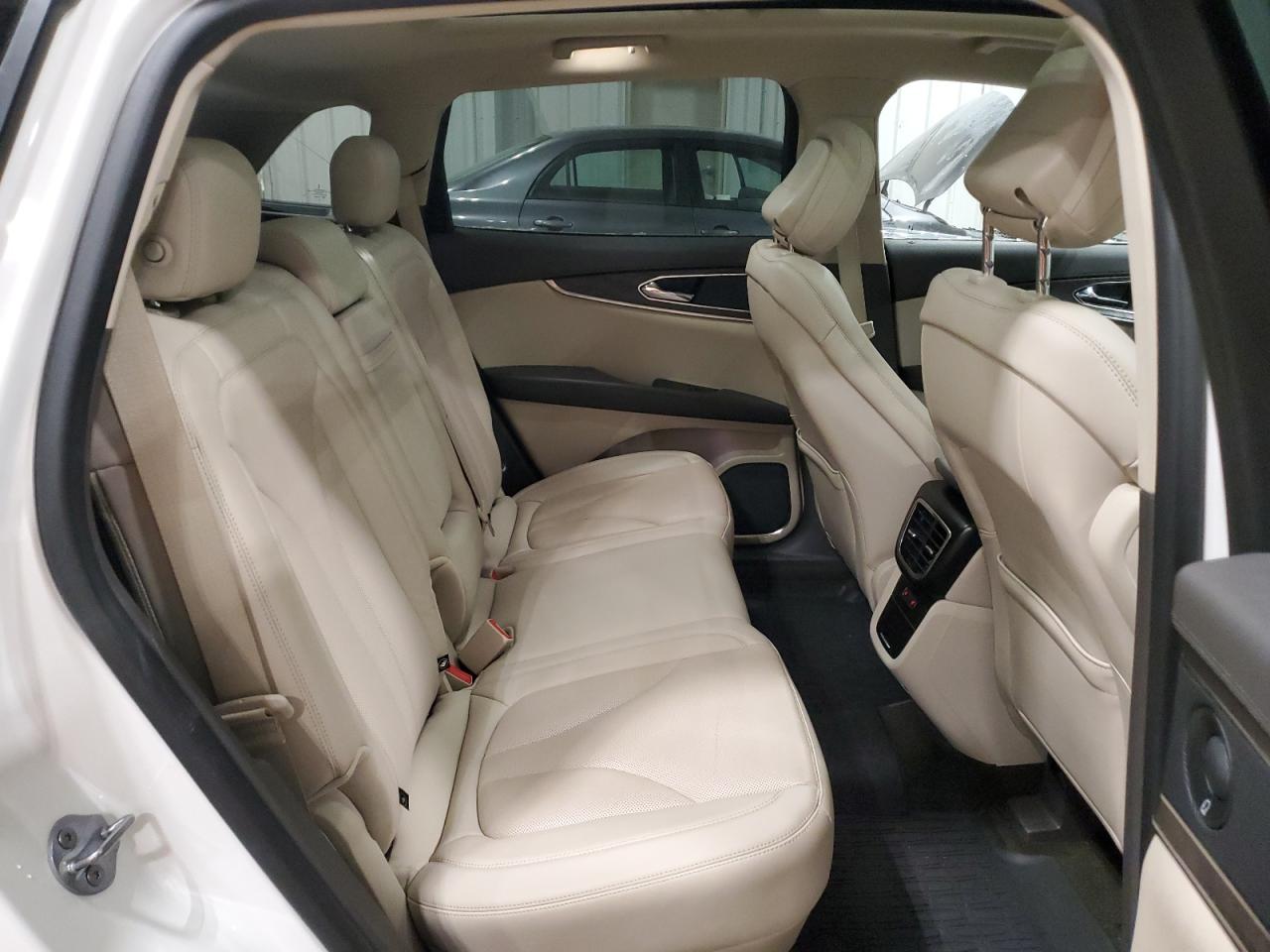 2020 Lincoln Nautilus - Image 11