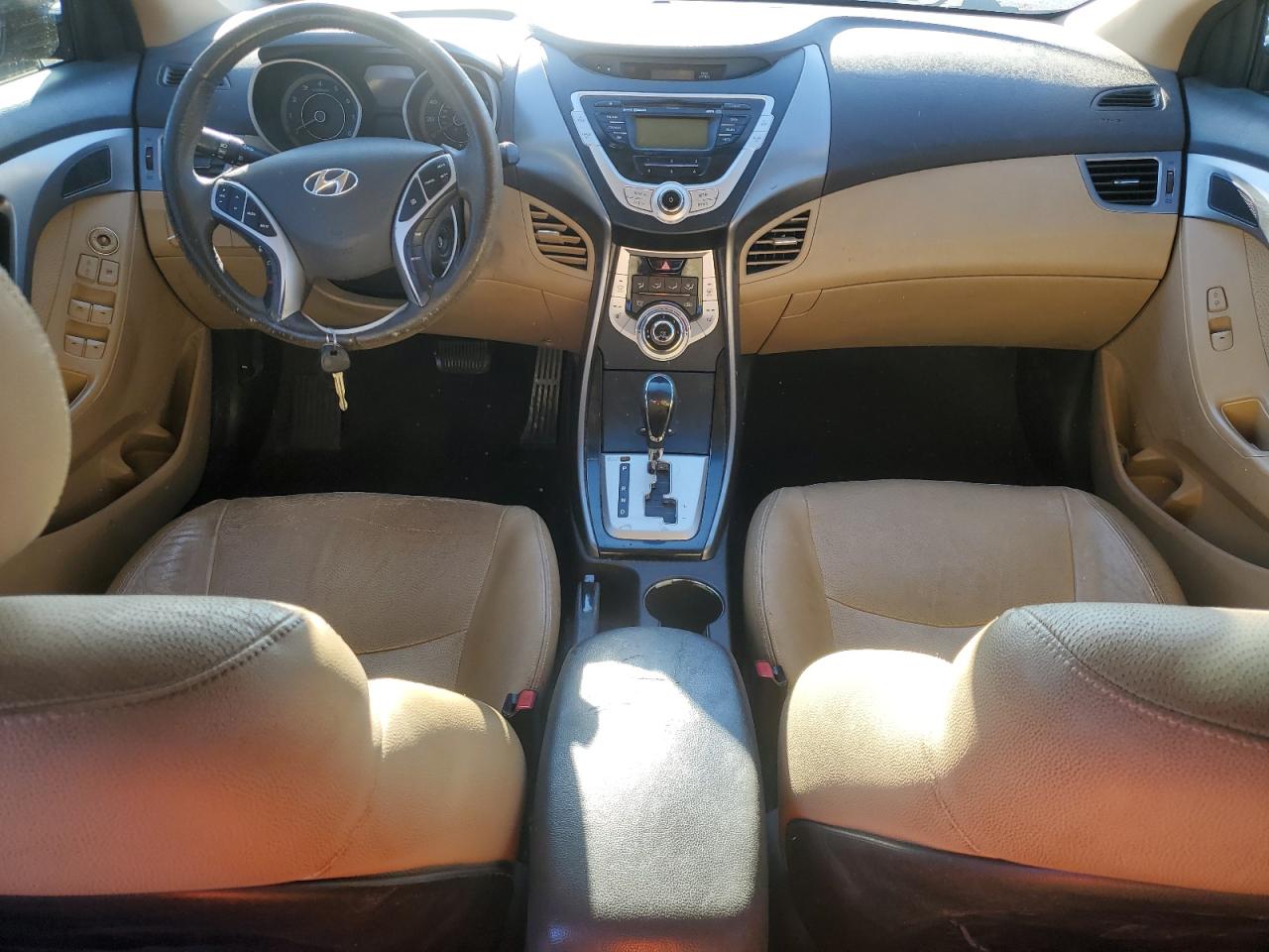 2011 Hyundai Elantra - Image 8
