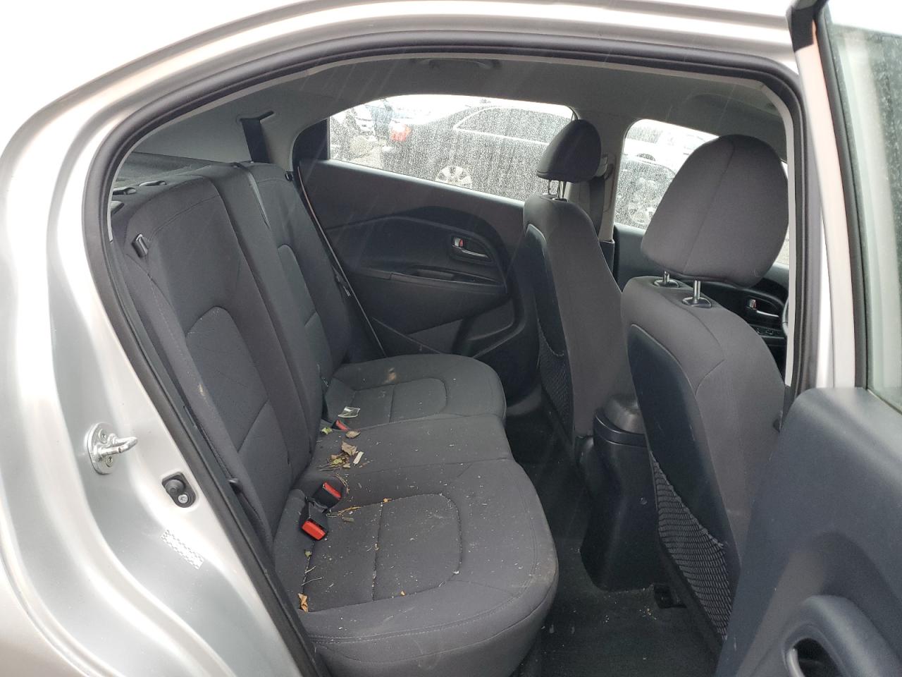 2013 Kia Rio - Image 10