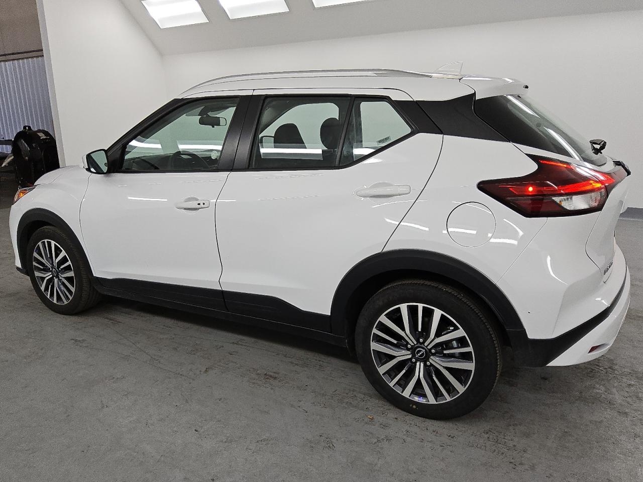 2024 Nissan Kicks - Image 2