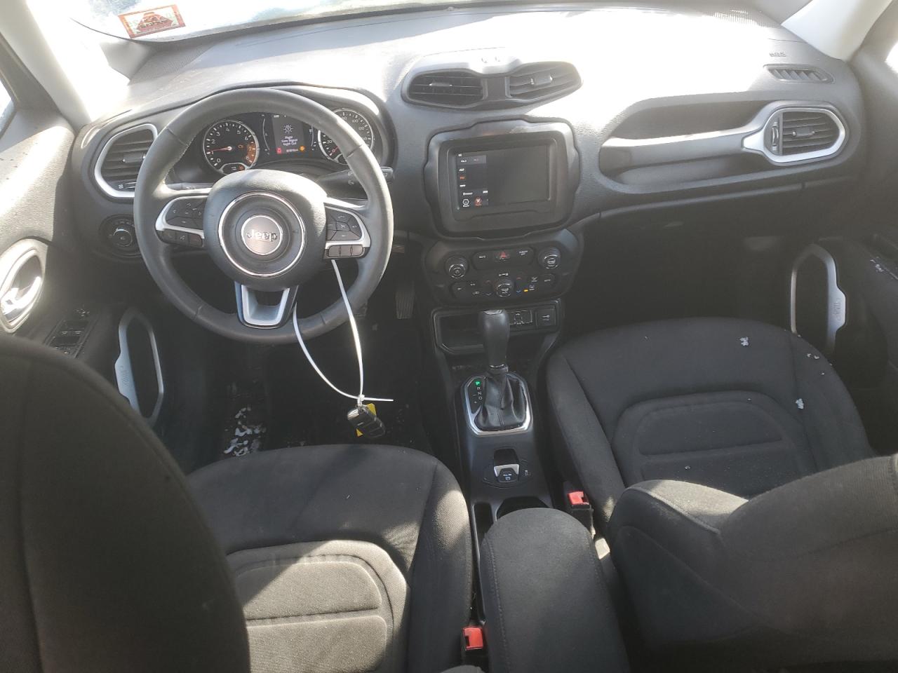 2018 Jeep Renegade - Image 8