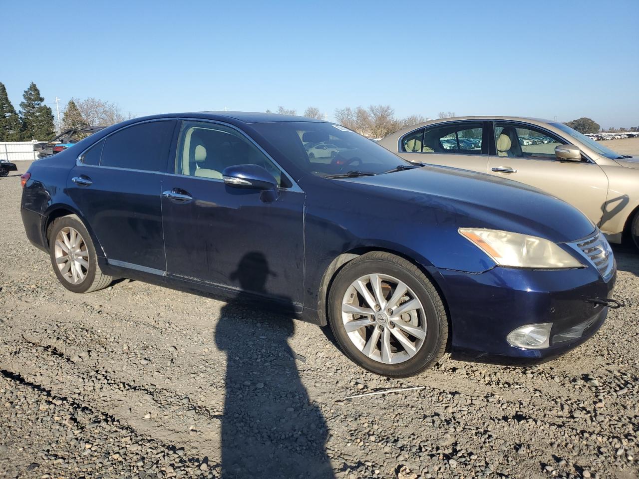 2011 Lexus ES - Image 4