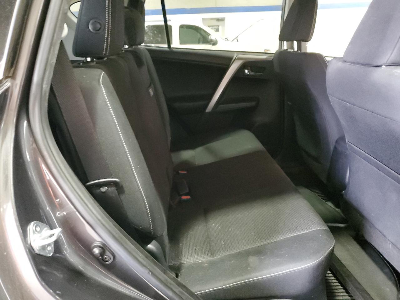 2018 Toyota RAV 4 - Image 11