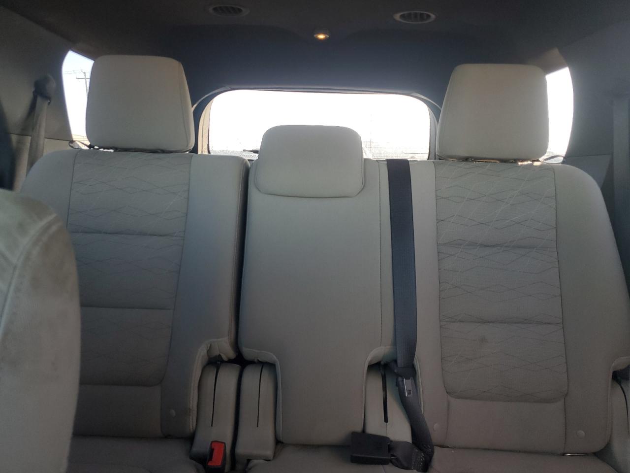 2013 Ford Explorer - Image 10