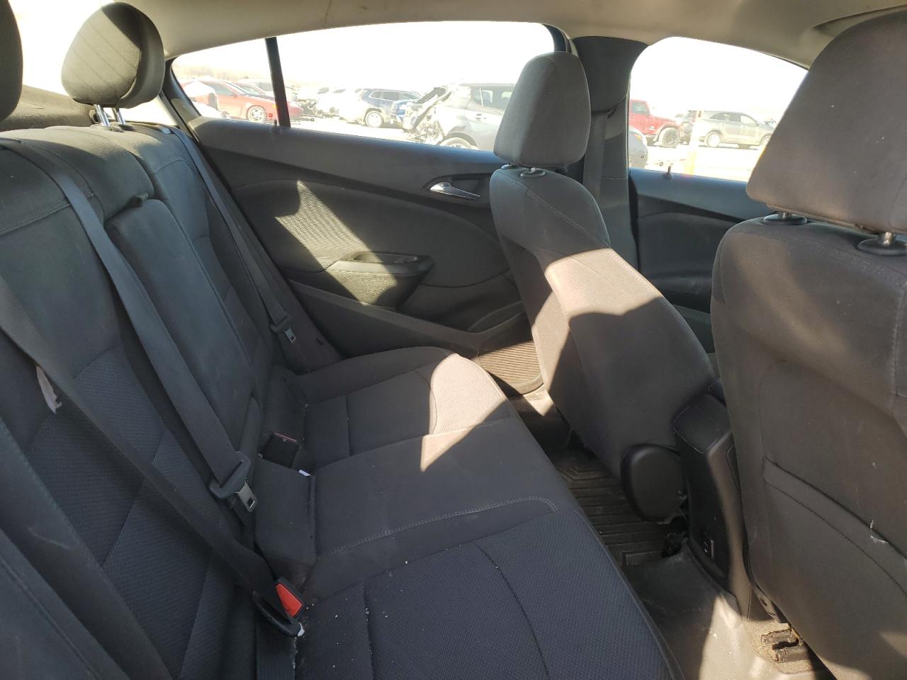 2018 Chevrolet Cruze - Image 10
