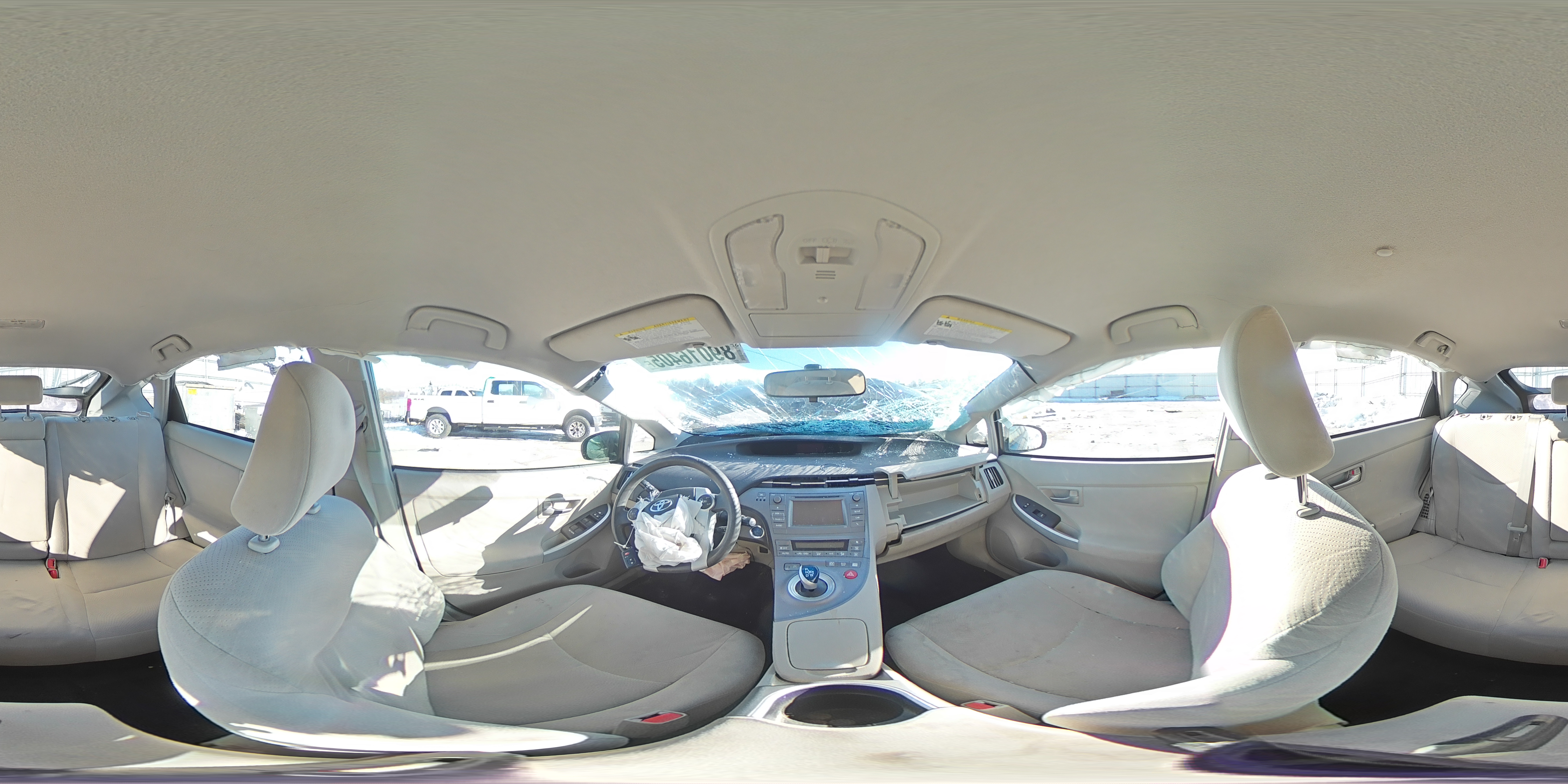 2015 Toyota Prius - Image 13