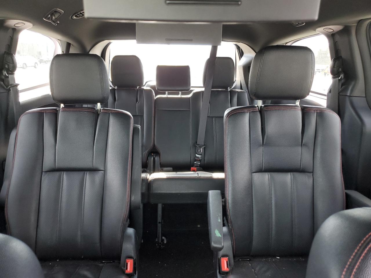 2019 Dodge Caravan - Image 10