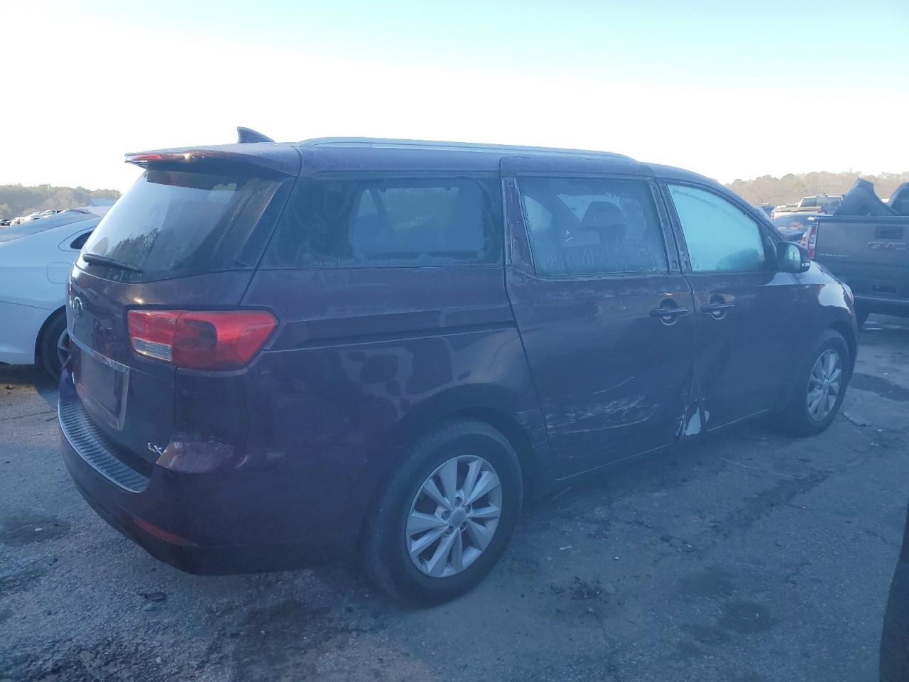 2016 Kia Sedona - Image 3