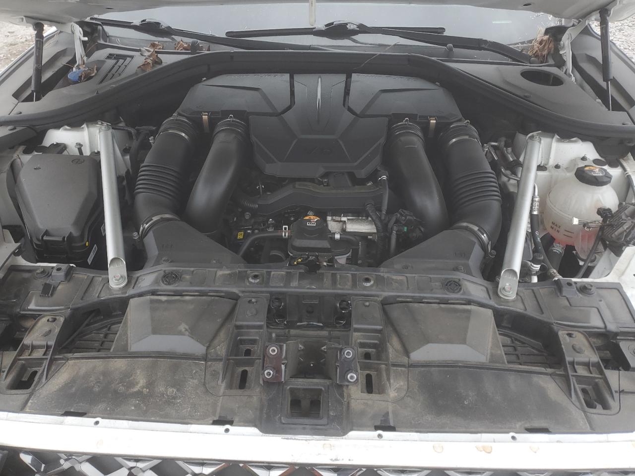 2022 Genesis GV70 - Image 13