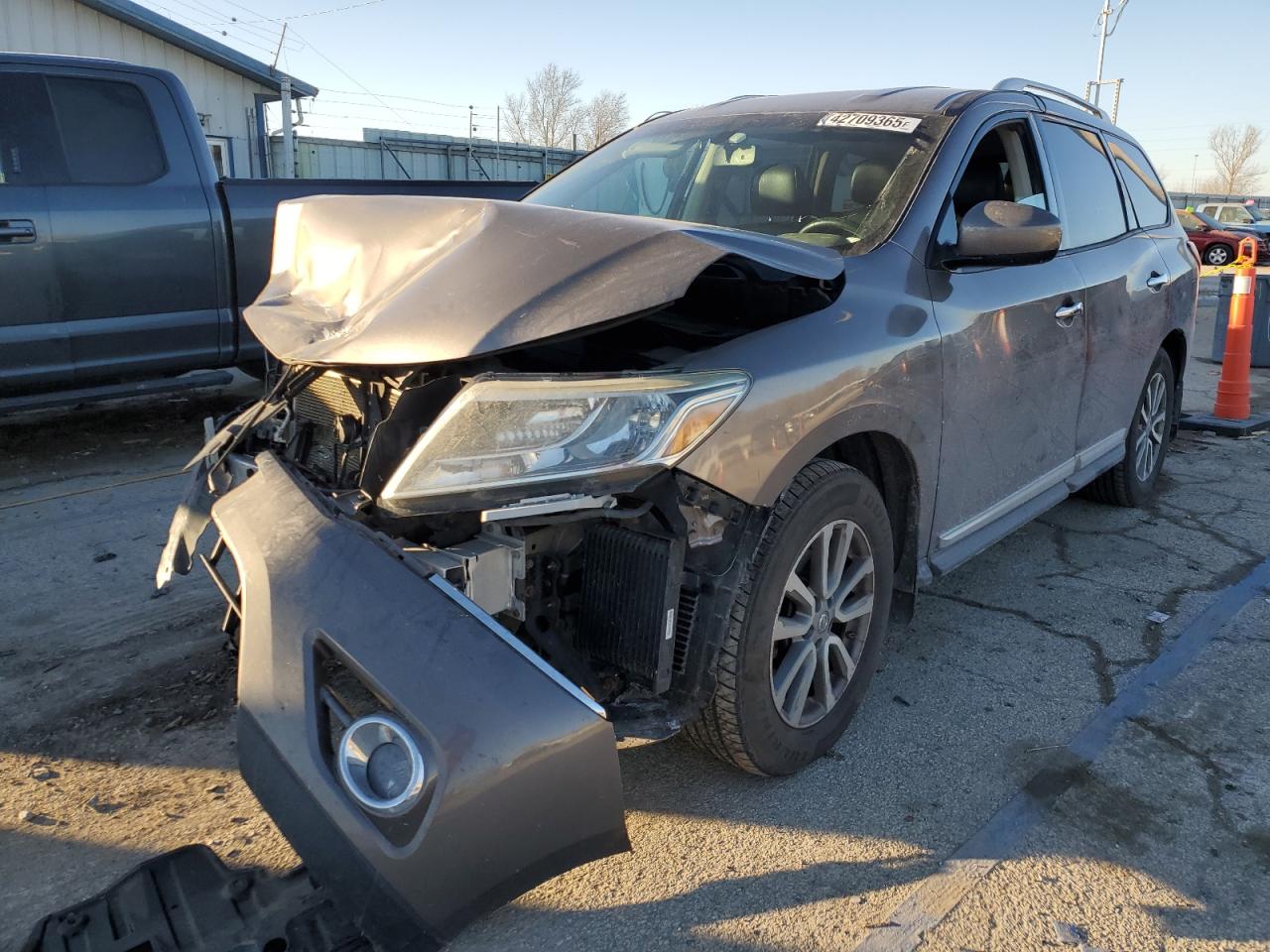 2014 Nissan Pathfinder - Image 1