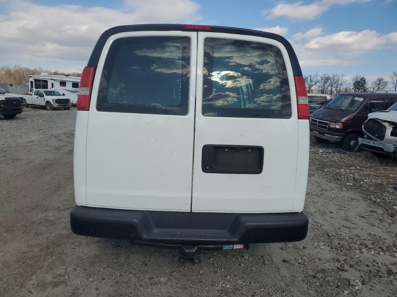 2016 Chevrolet Express - Image 6