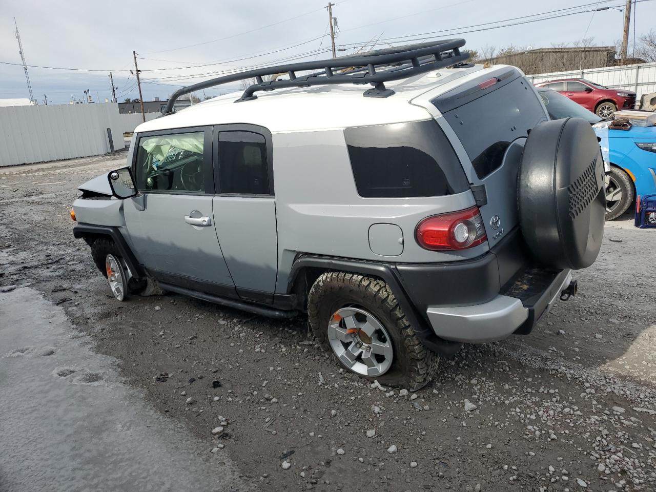 2014 Toyota FJ Cruiser - Image 2