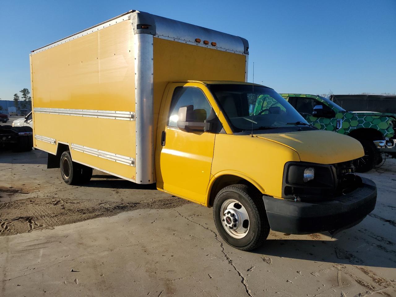 2011 GMC Savana - Image 4