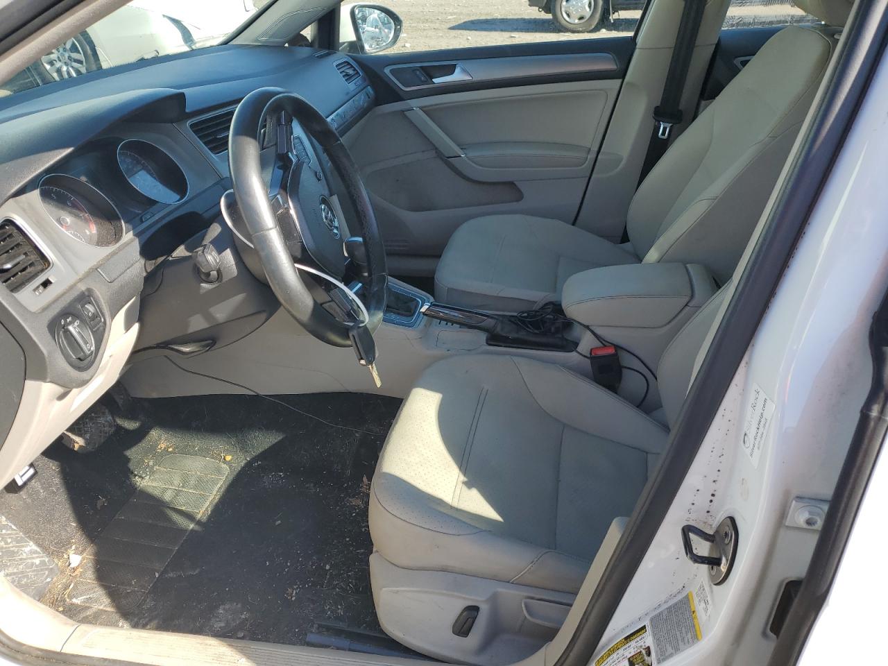 2015 Volkswagen Golf - Image 7