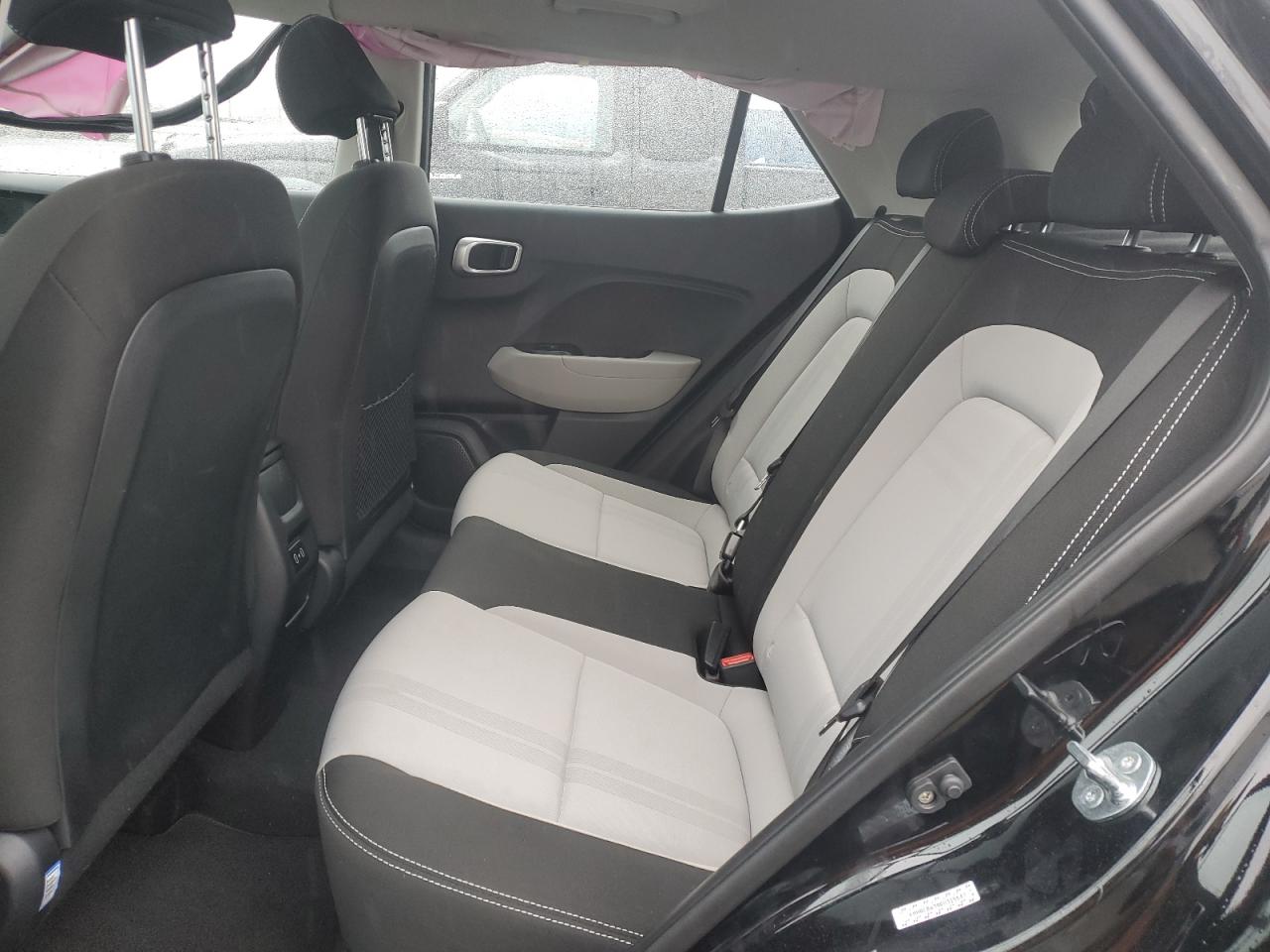 2024 Hyundai Venue - Image 11