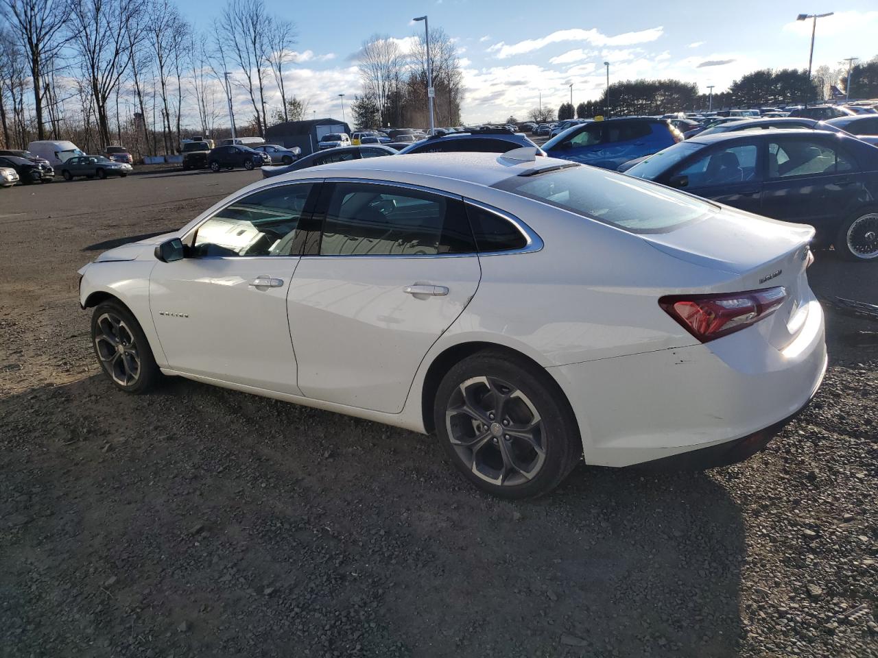2022 Chevrolet Malibu - Image 2
