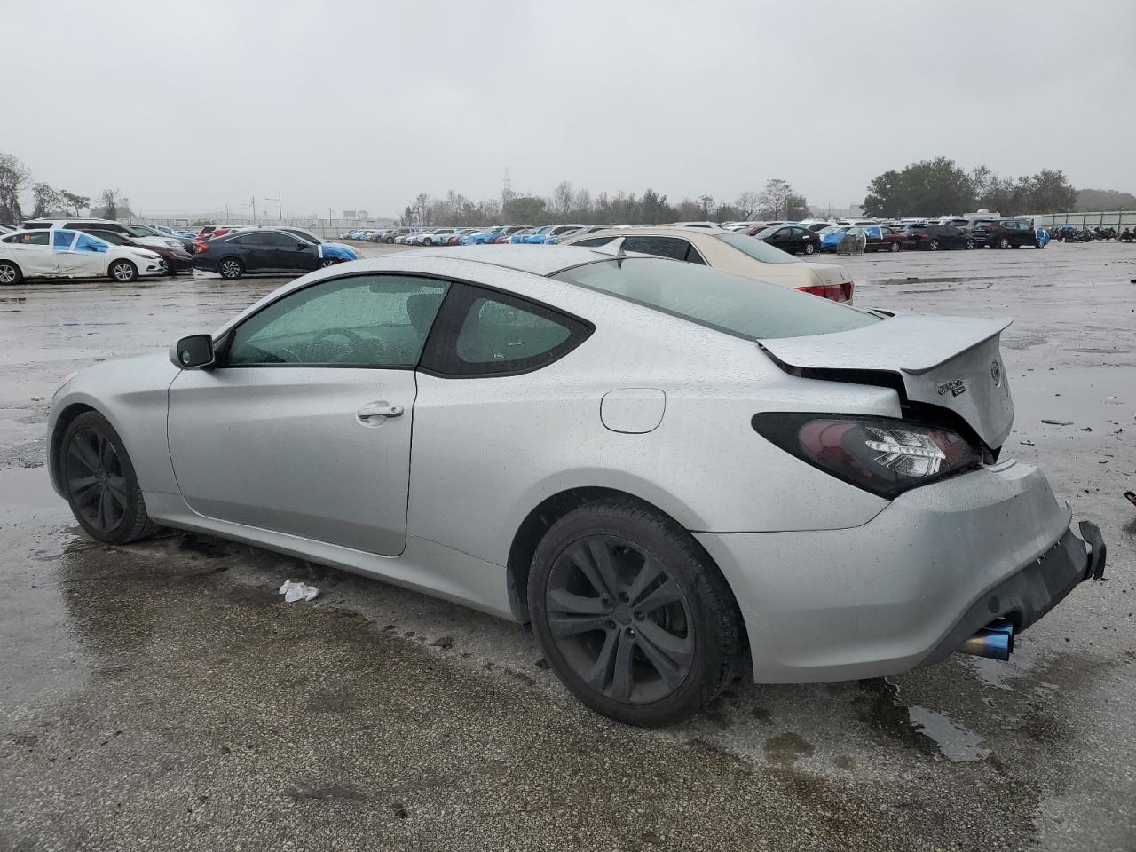 2012 Hyundai Genesis - Image 2