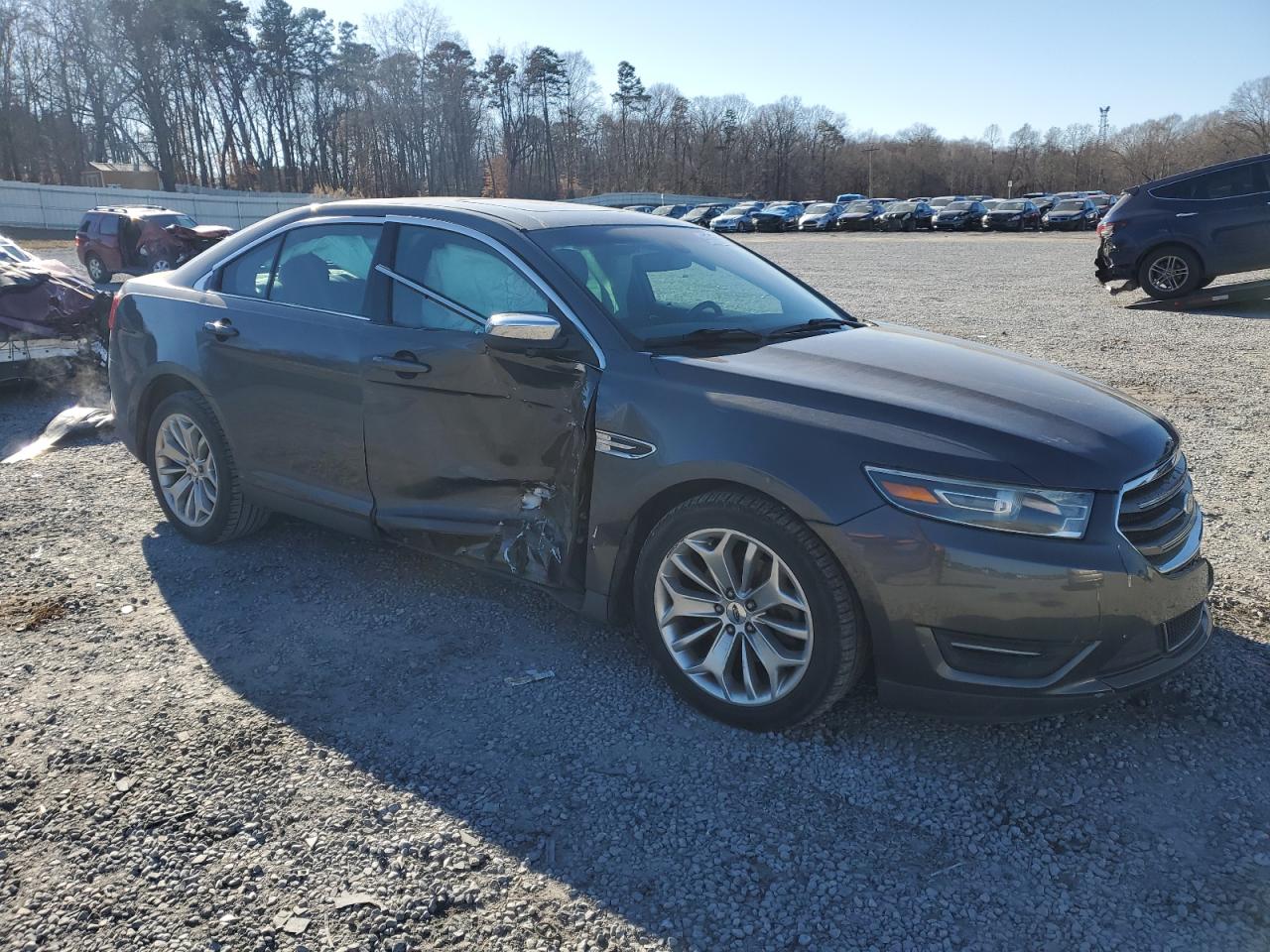 2015 Ford Taurus - Image 4