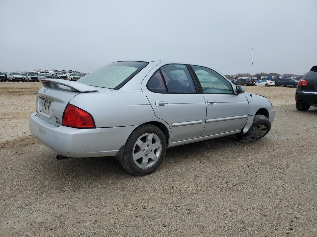 2005 Nissan Sentra - Image 3