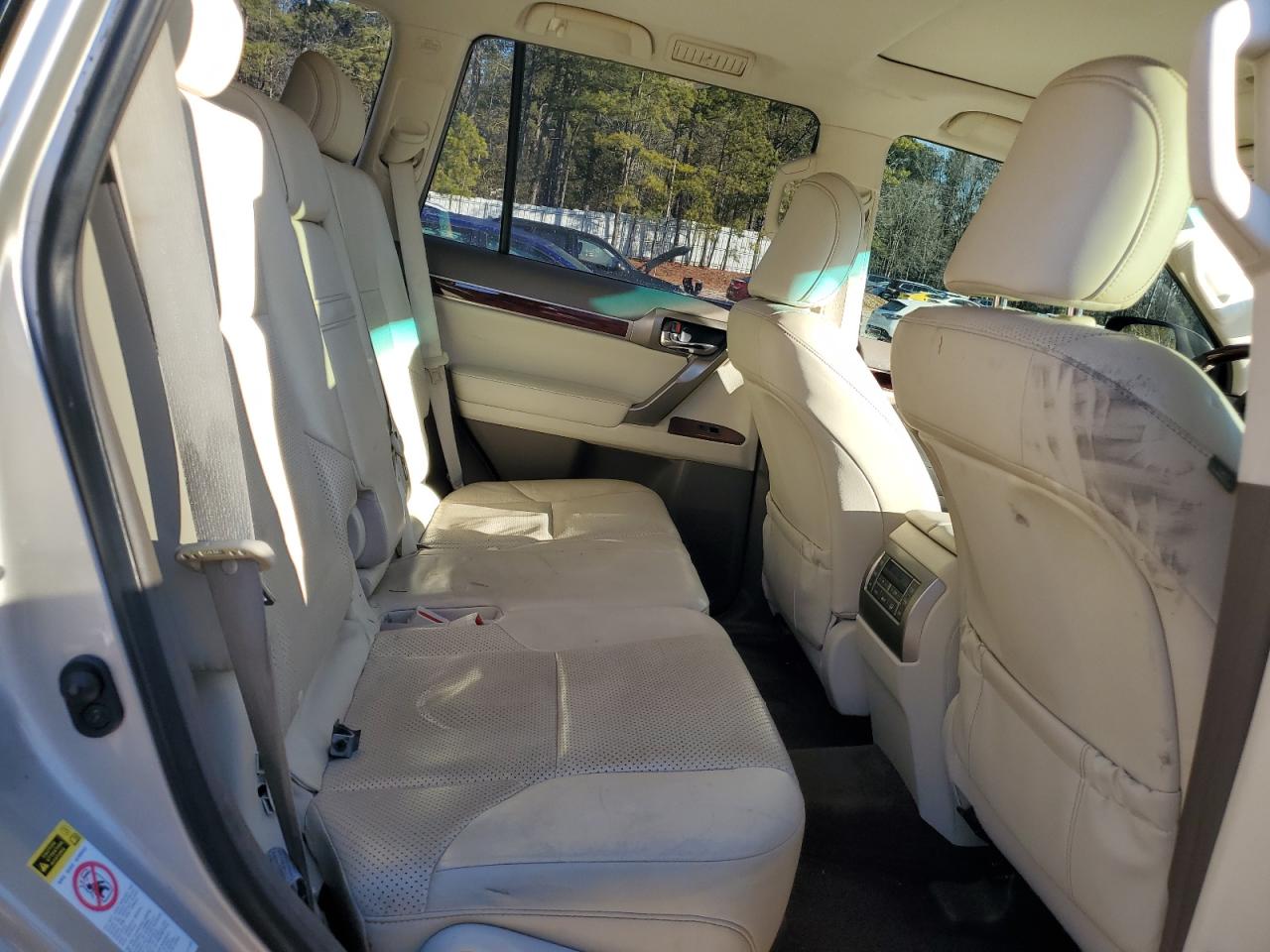 2010 Lexus GX - Image 11