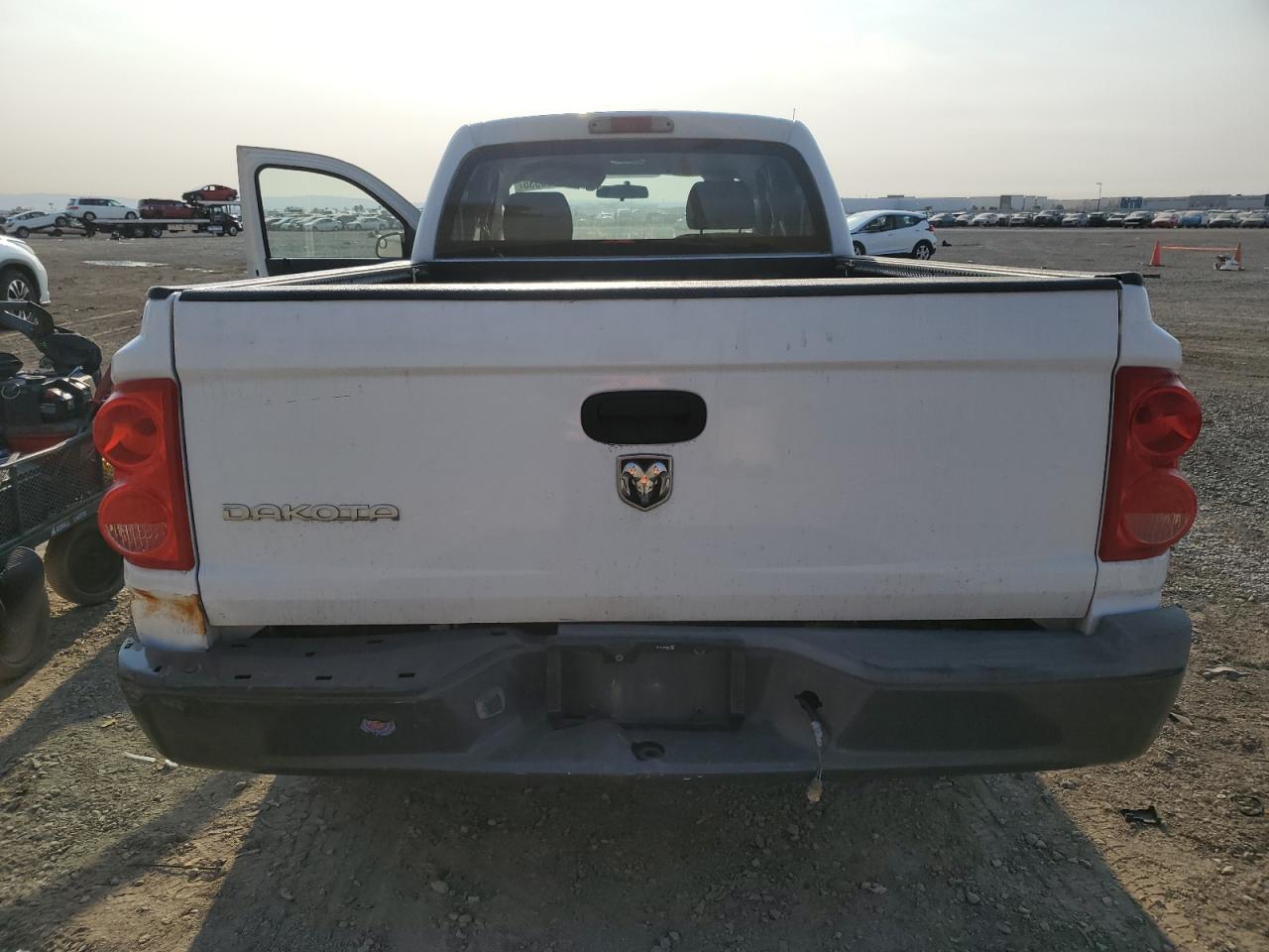 2007 Dodge Dakota - Image 6