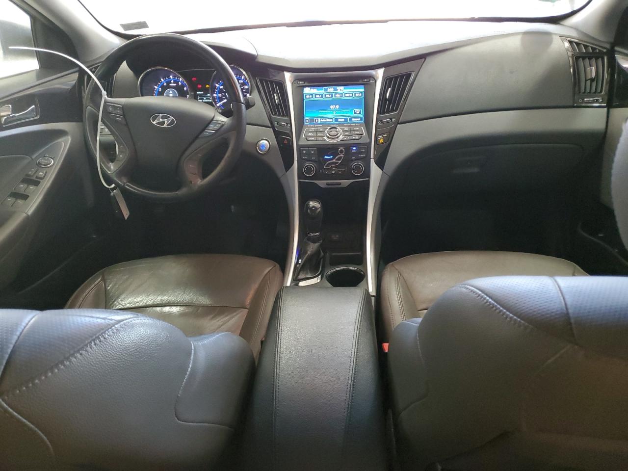 2013 Hyundai Sonata - Image 8