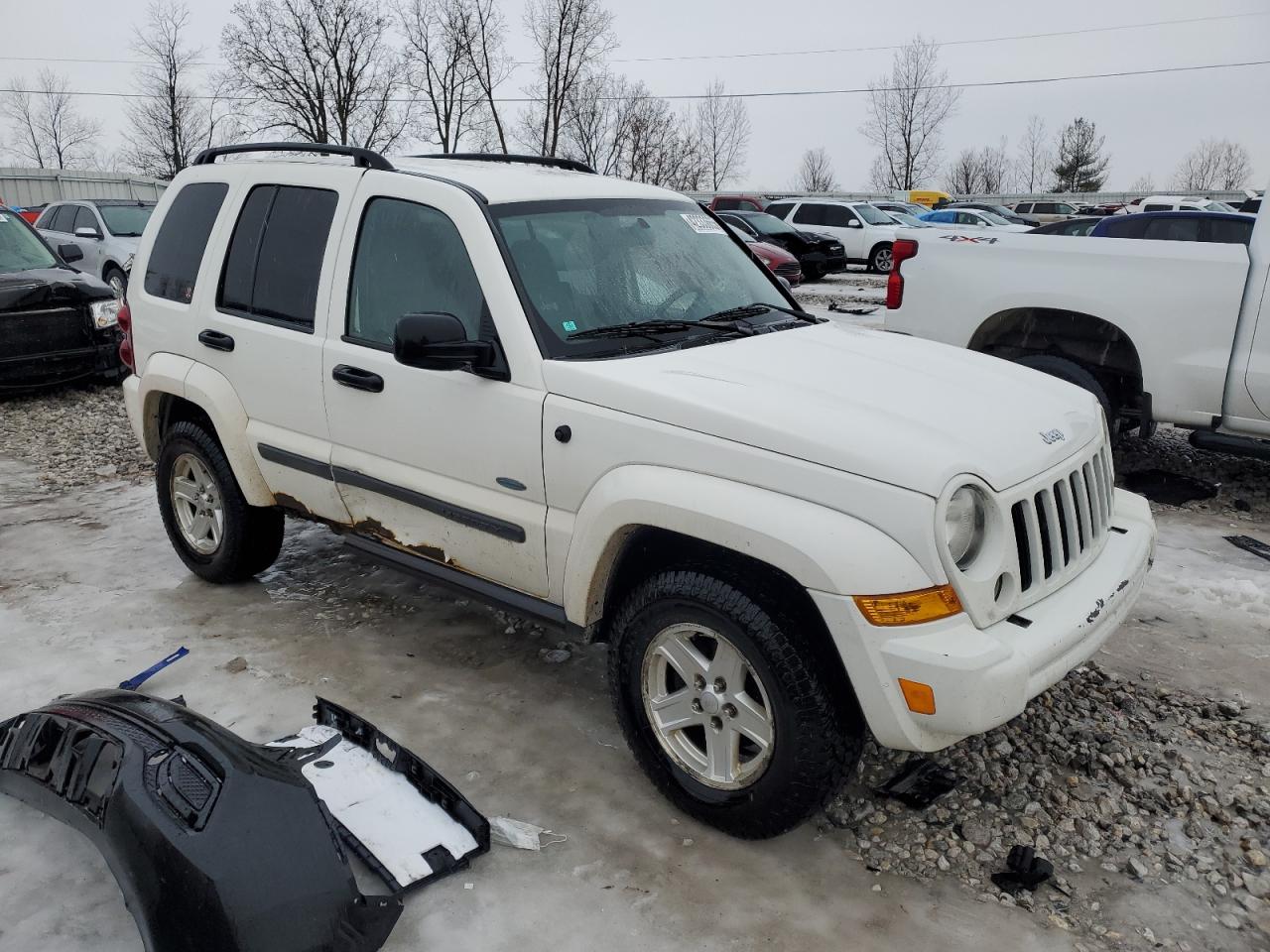 2007 Jeep Liberty (North America) - Image 4