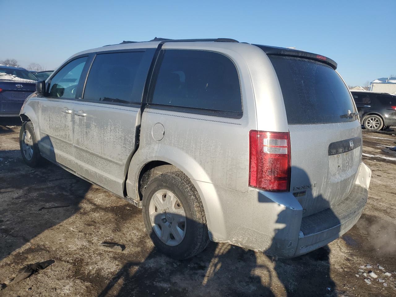 2010 Dodge Caravan - Image 2