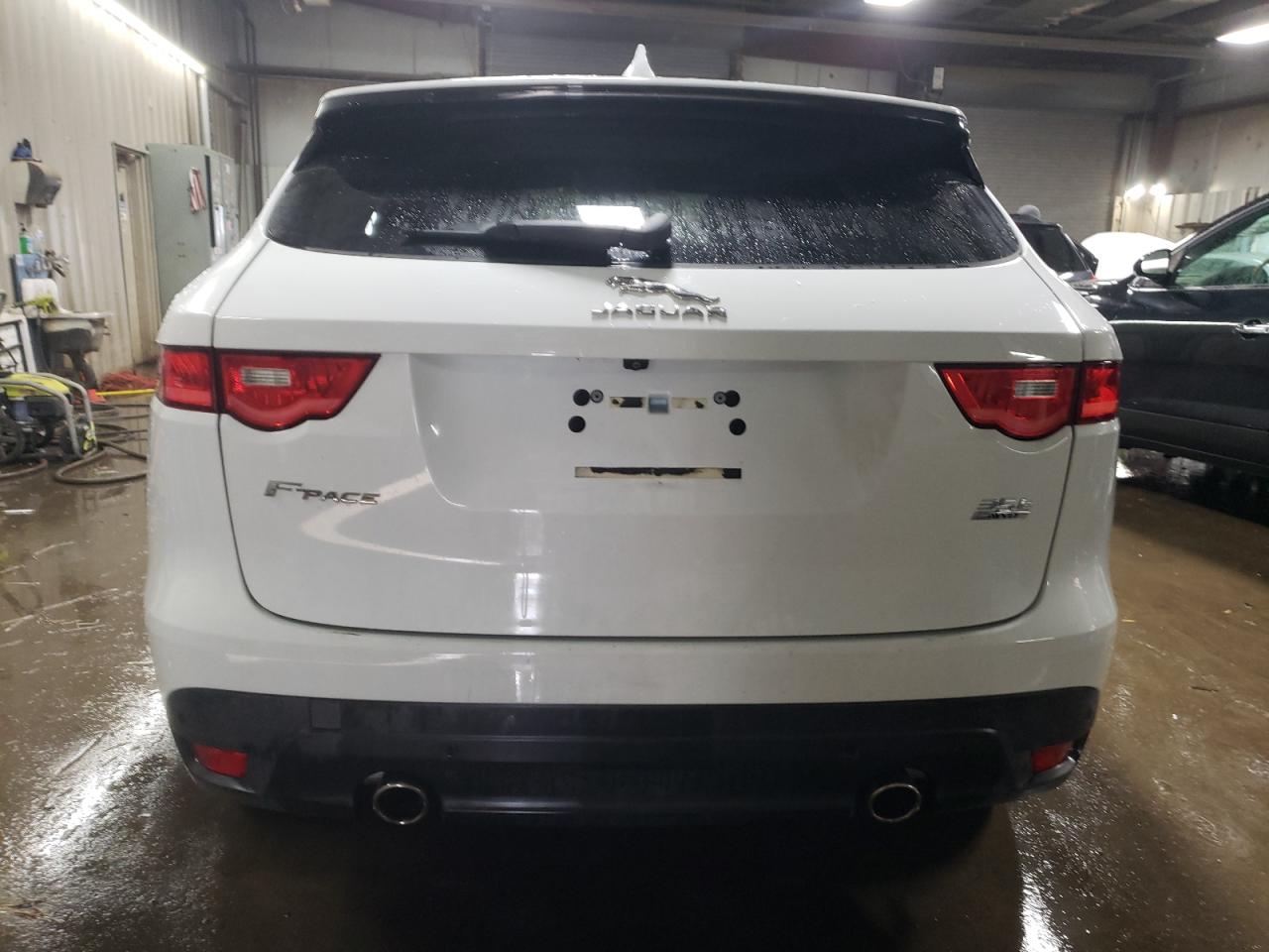 2017 Jaguar F-Pace - Image 6