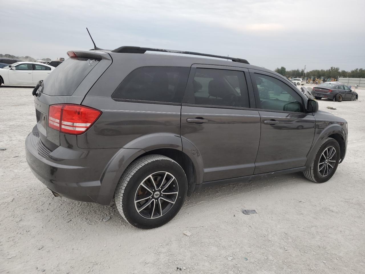 2018 Dodge Journey - Image 3