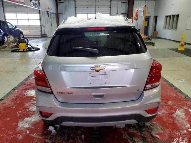 CHEVROLET TRAX 2018 Серебристый