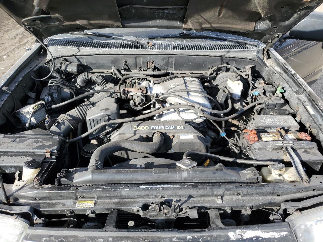 2000 Toyota 4Runner - Image 12