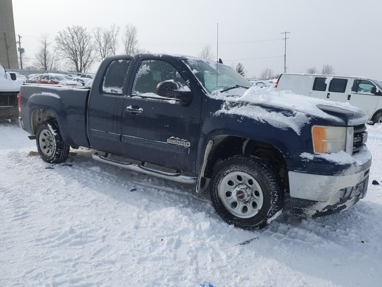 2011 GMC Sierra - Image 4