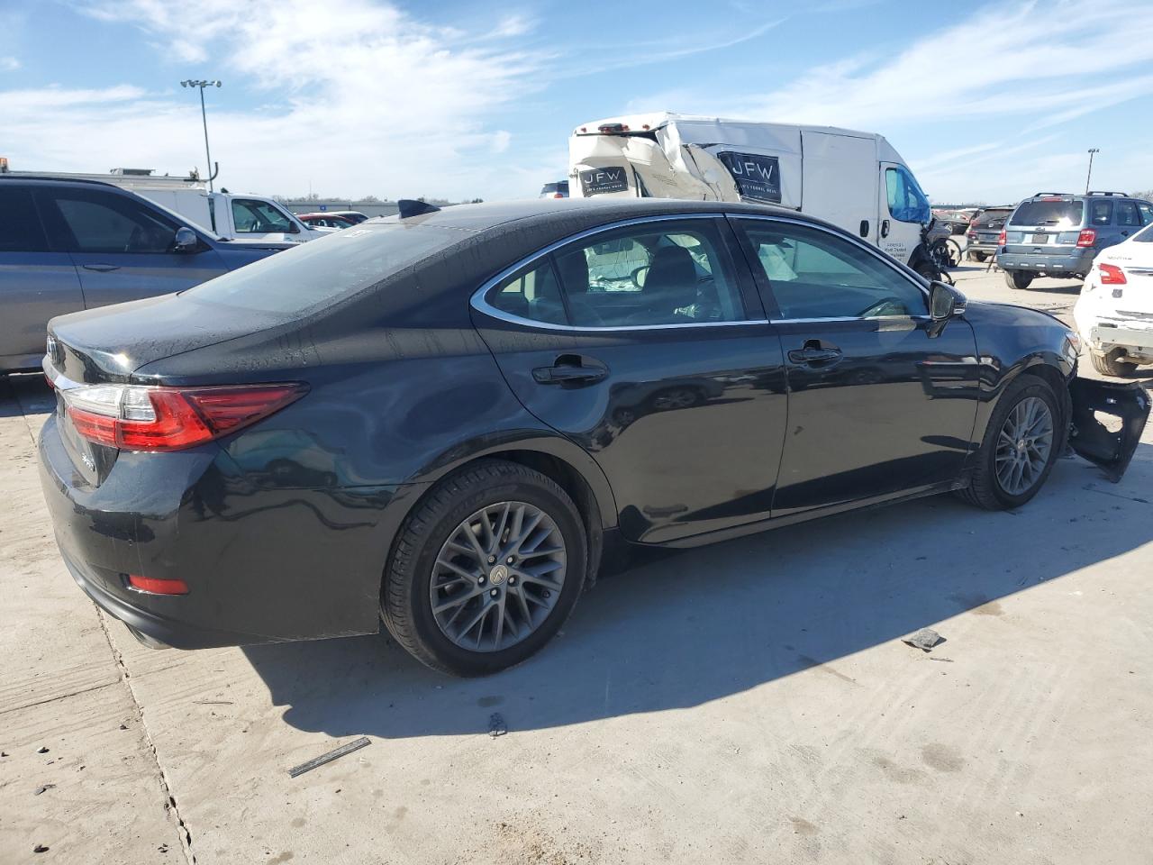 2018 Lexus ES - Image 3