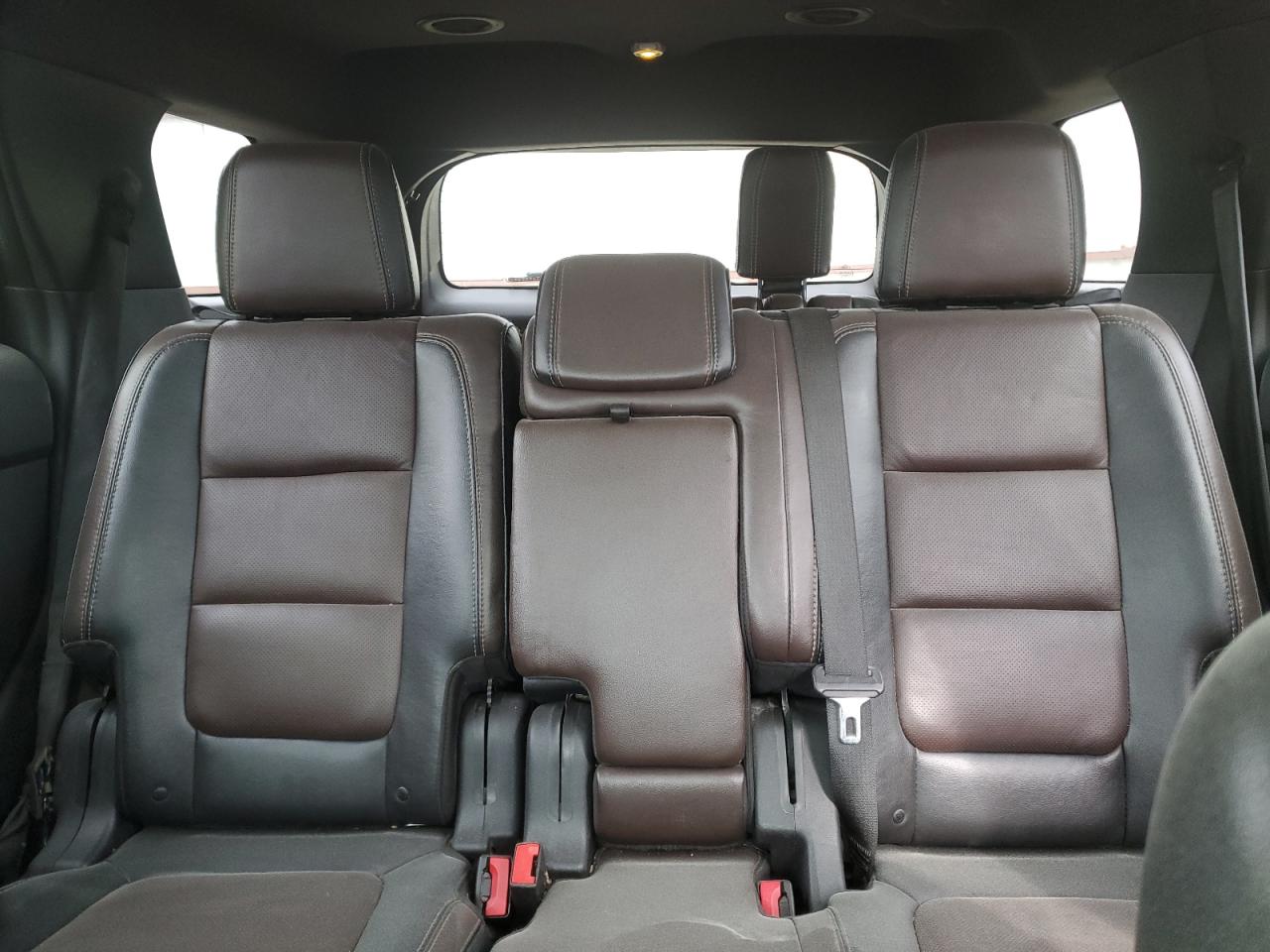 2015 Ford Explorer - Image 10