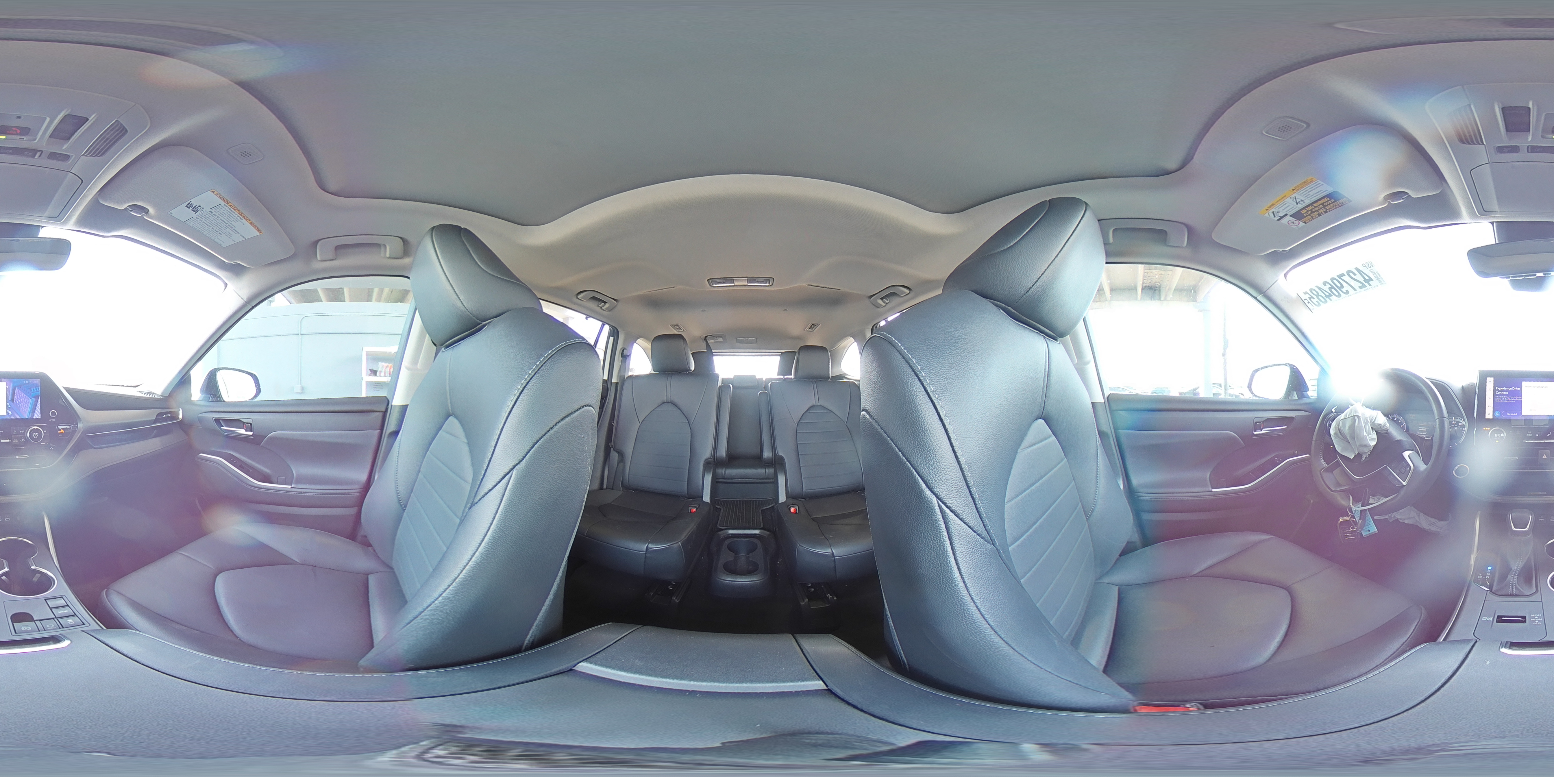 2024 Toyota Highlander - Image 16