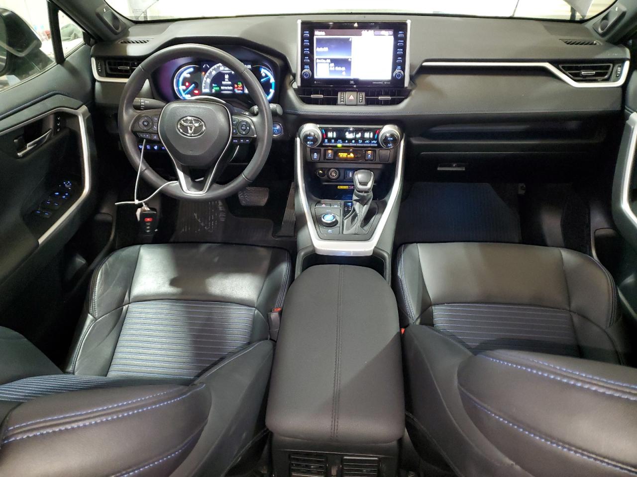 2022 Toyota RAV 4 - Image 8